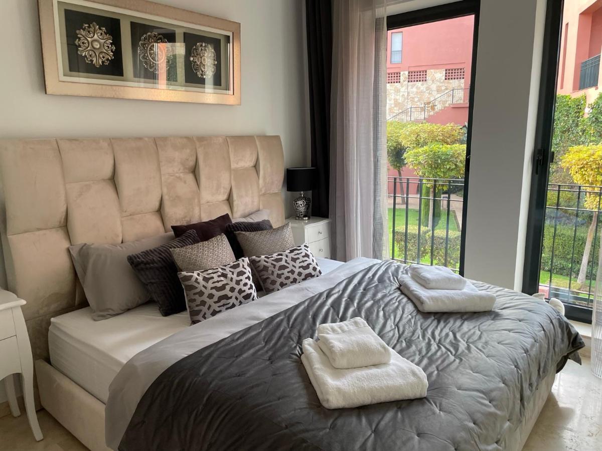 Calahonda Luxury Apartment With A Stunning Sea View Mijas Eksteriør billede