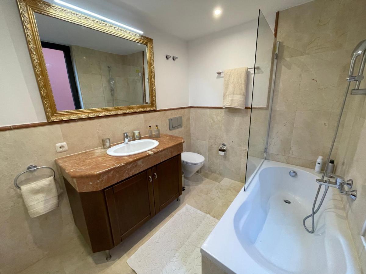 Calahonda Luxury Apartment With A Stunning Sea View Mijas Eksteriør billede