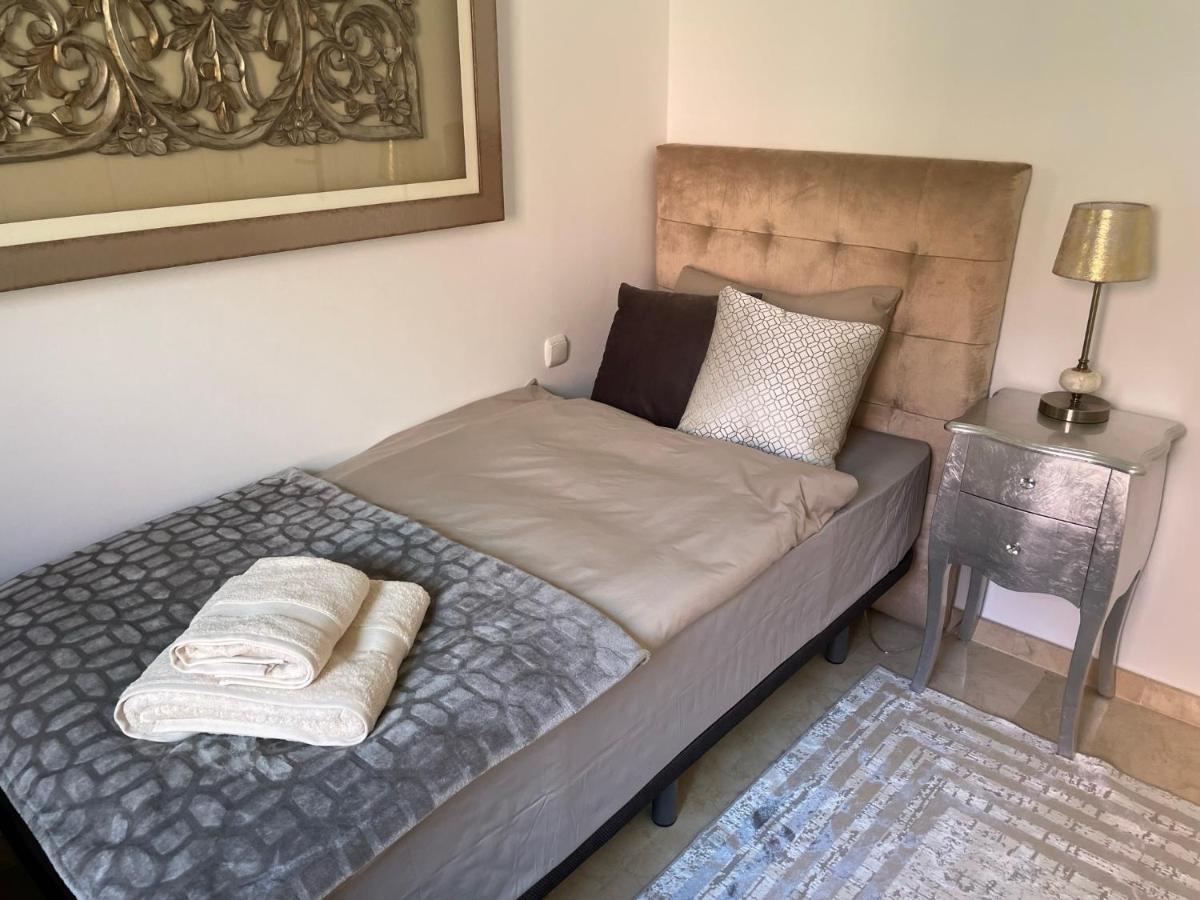 Calahonda Luxury Apartment With A Stunning Sea View Mijas Eksteriør billede