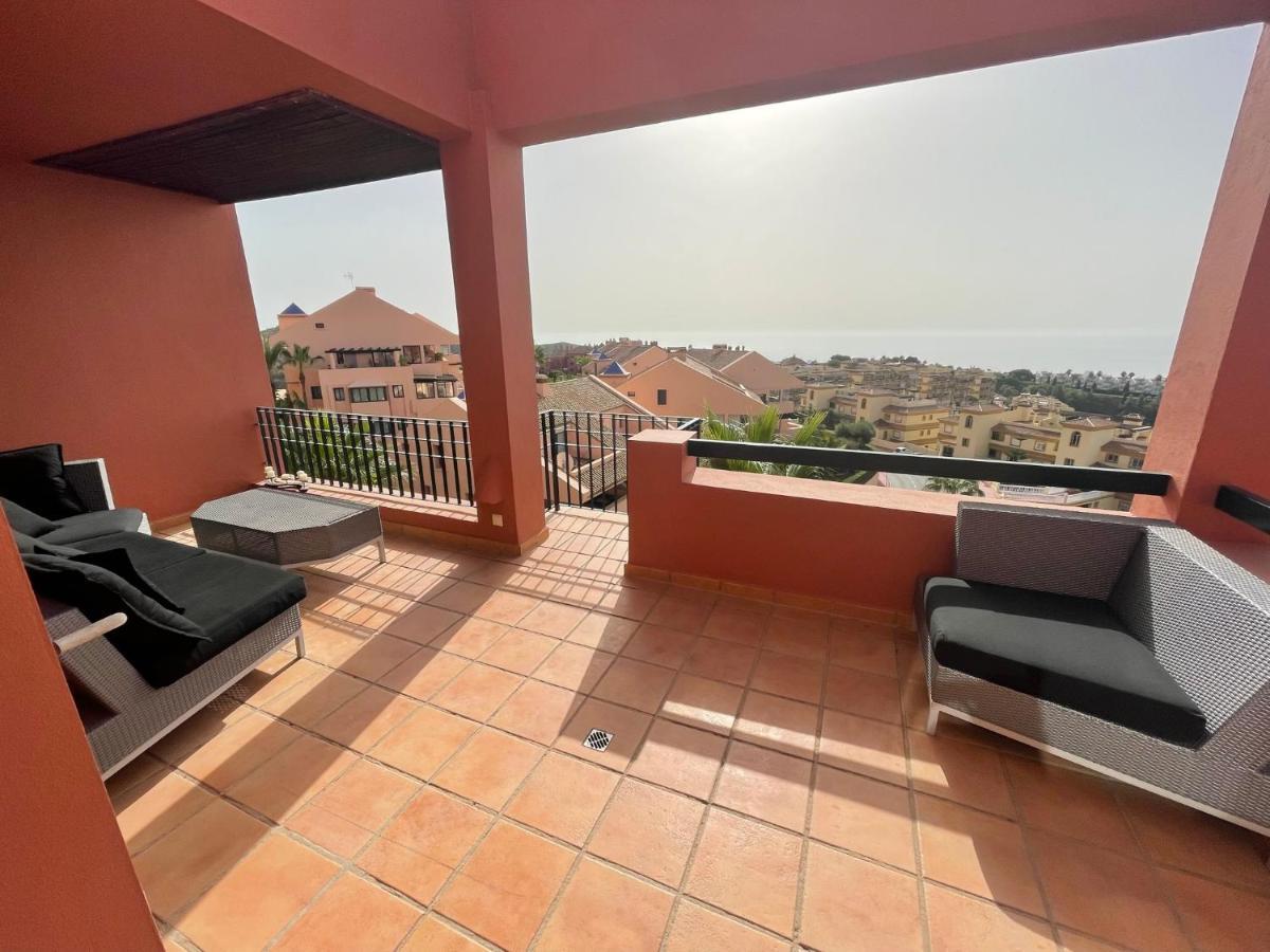 Calahonda Luxury Apartment With A Stunning Sea View Mijas Eksteriør billede