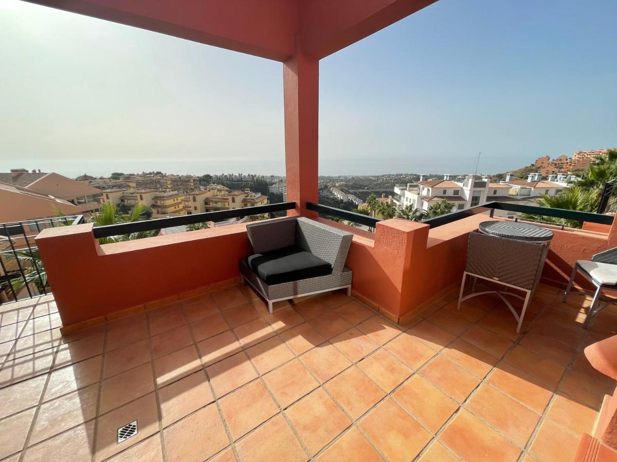 Calahonda Luxury Apartment With A Stunning Sea View Mijas Eksteriør billede