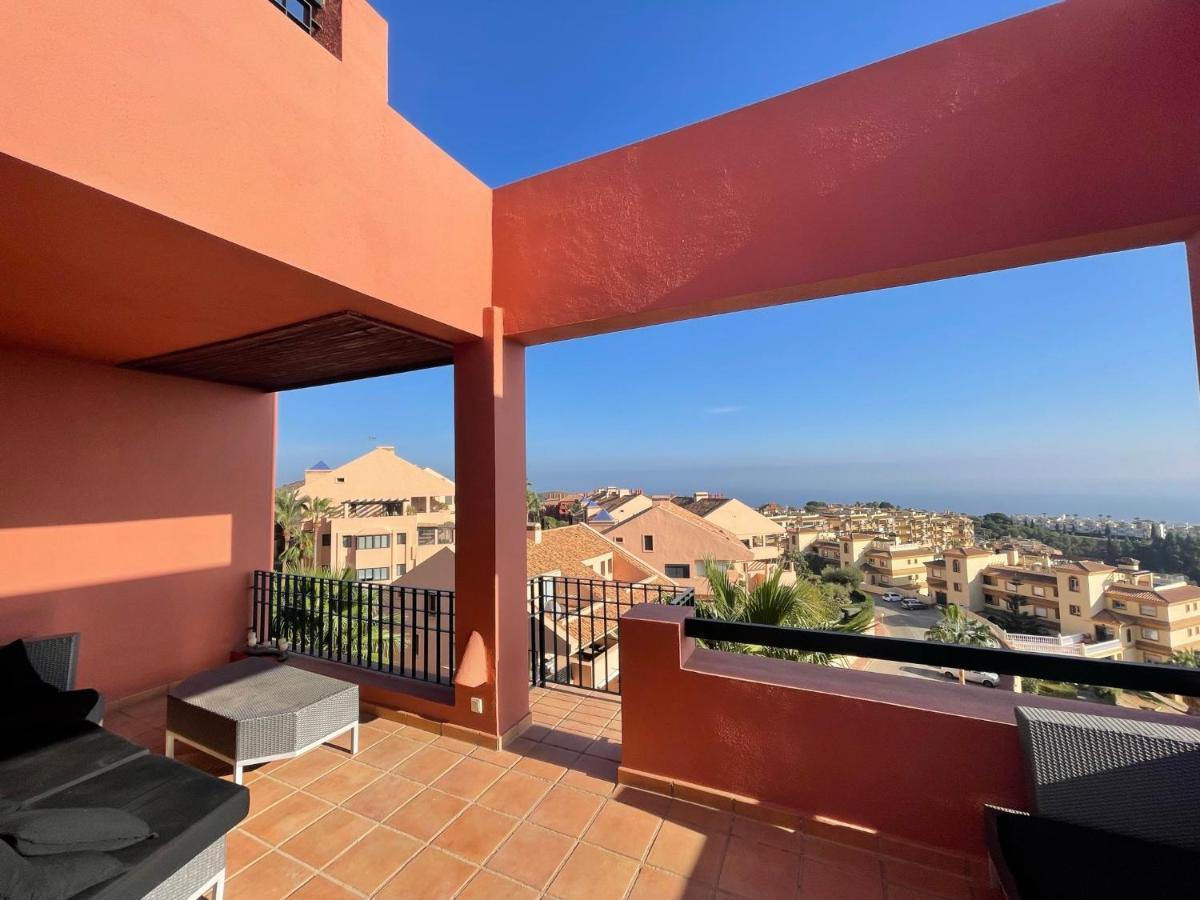 Calahonda Luxury Apartment With A Stunning Sea View Mijas Eksteriør billede